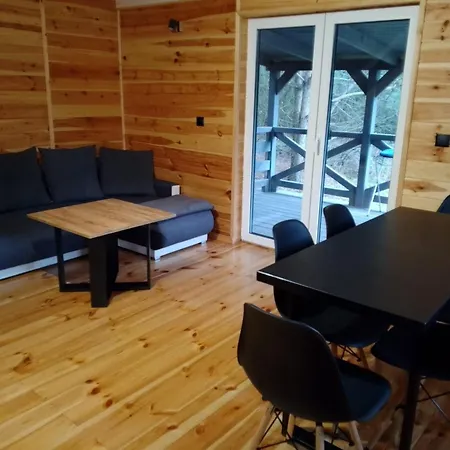 Miodowa Cisza 度假居 *